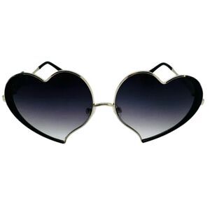 7014 | Black Oversized Heart Sunglasses